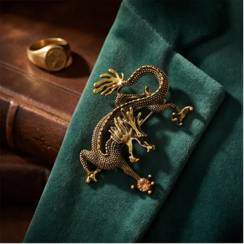 Vintage Flying Dragon Brooch For Men Retro Zinc Alloy Rhinestone Chinese Zodiac Dragon Lapel Pin Suit Accessory Jewelry