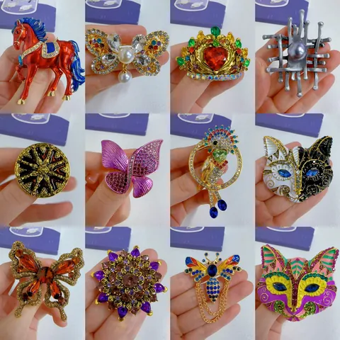 Vintage Animal Brooch For Women Men Alloy Rhinestone Enamel Horse Fox Butterfly Bee Crown Corsage Suit Pin Fashion Jewelry Gift