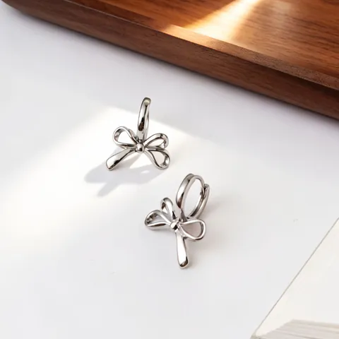 Pendientes de Aro de Lazo de Plata de Ley S925 Dulces Elegantes Pulidos Para Mujer Pendientes Redondos Pequeños Versátiles Joyería Regalo