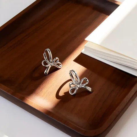 Pendientes de Aro de Lazo de Plata de Ley S925 Dulces Elegantes Pulidos Para Mujer Pendientes Redondos Pequeños Versátiles Joyería Regalo