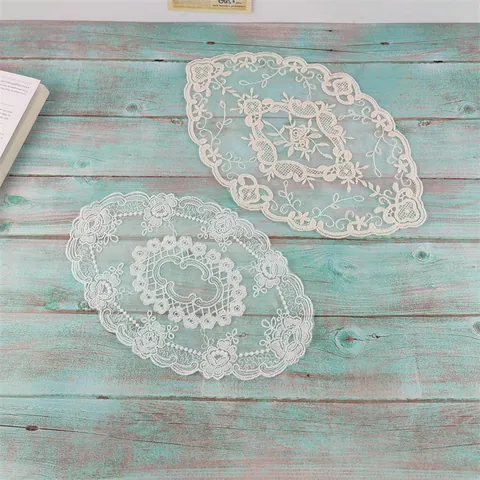 Vintage Lace Embroidered Round Placemat Retro Hollow Rose Floral Vase Mat For Table Decoration Photography Props Cotton Dust Cover Coaster