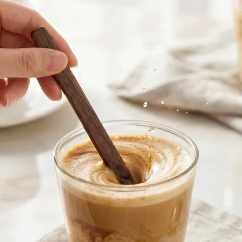 Bâtonnet Mélangeur à Café Minimaliste en Bois de Noyer Cuillère à Long Manche en Bois pour Miel Yaourt Dessert Café Cuisine Maison