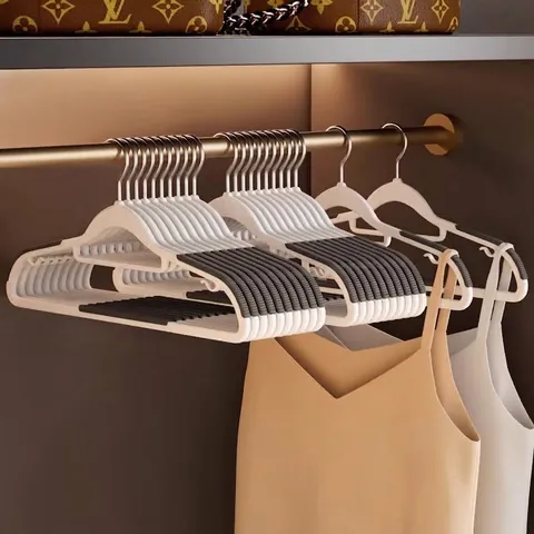 Non-Slip Seamless Clothes Hanger Wide Shoulder Hangers Household Plastic Hangers For Clothes Wardrobe Storage Organization Hanger