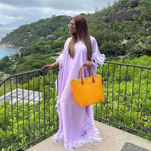 Damen Afrikanischer Stil Lockerer Kaftan Maxi Kleid Fledermausärmel Satin Robe Mit Federbesatz Hoher Schlitz Abendkleid