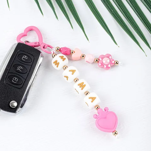 Cute Silicone Beaded Mama Keychain For Women Heart Carabiner Bag Charm Letter Beaded Pendant Keyring Accessory Gift