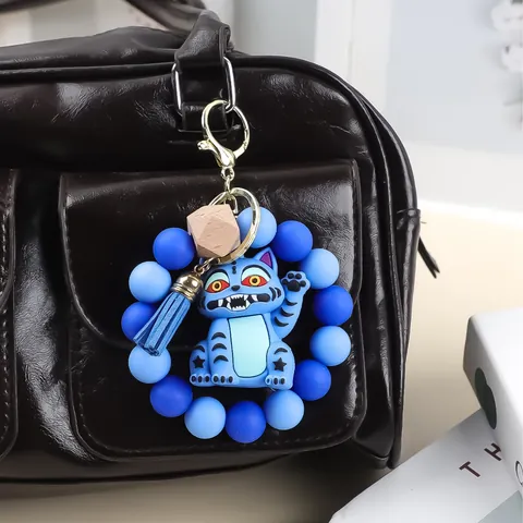 Llavero de Pulsera de Silicona con Cuentas de Dibujos Animados para Mujeres Niñas Colgante de Bolsa Anime con Borla y Cuenta de Madera Regalo