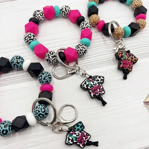 Llavero de Pulsera de Cuentas de Silicona para Mujer Hecho a Mano Estampado de Leopardo Colgante de Uniforme de Enfermera