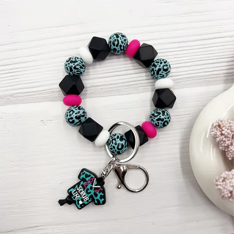 Llavero de Pulsera de Cuentas de Silicona para Mujer Hecho a Mano Estampado de Leopardo Colgante de Uniforme de Enfermera