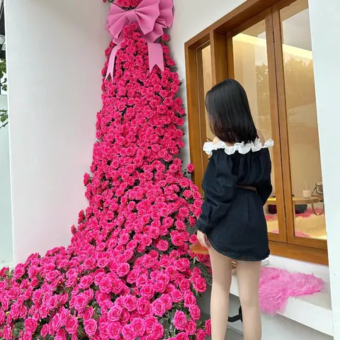 Realistische Künstliche Seidenrosenstiele Mit Drei Blütenköpfen Für Hochzeitskulisse Dekoration Zuhause Party Blumenarrangement Dekor