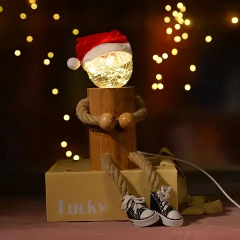 Creative LED Christmas Santa Night Light Handmade Wooden Scarecrow Table Lamp Warm Light USB Powered Desktop Decoration For Christmas Bedroom Living Room Gift