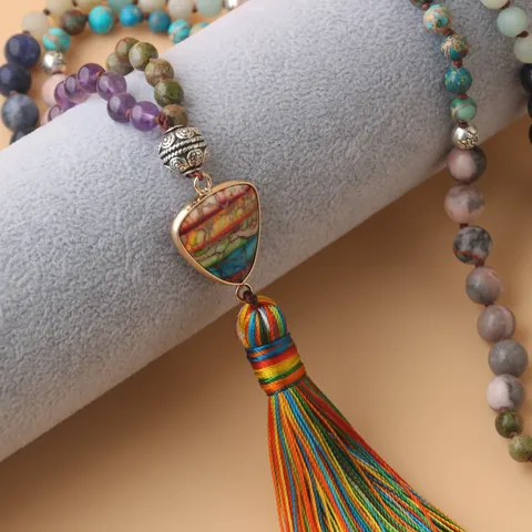 Collar Mala 108 Cuentas Piedra Colorida Colgante Triángulo Borla Collar para Yoga Meditación Mujeres Hombres Joyería Bohemia