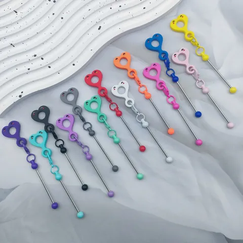 Décoration de Paille DIY Cœur Visage Souriant Breloque Perlée Pendentif en Silicone Pour Accessoire de Porte-Clés