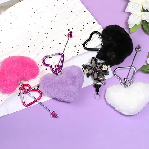 Fashion Heart Plush Ball Keychain Faux Fur Pom Pom Keychain With Heart Carabiner Metal Pendant Car Bag Charm For Women Girls