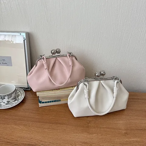 Women Vintage Ruched Cloud Handbag Kiss Lock PU Leather Crossbody Bag Fashion Retro Shell Bag With Metal Ball Clasp