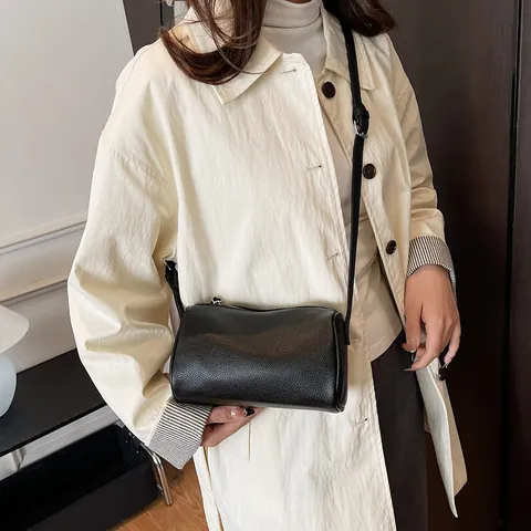 Women Minimalist PU Leather Lychee Pattern Pillow Bag Cylindrical Underarm Handbag Vintage Quality Textured Crossbody Bag