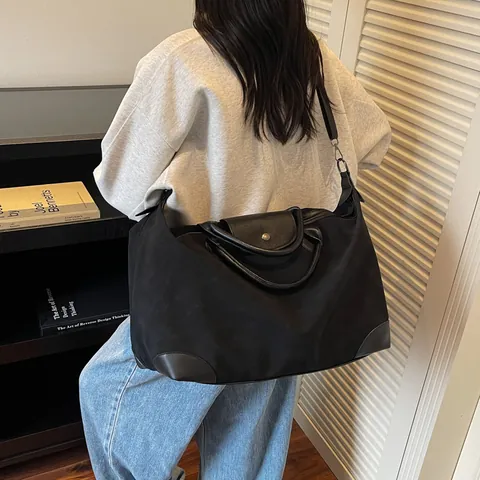 Vintage Matte PU Leather Travel Bag Large Capacity Retro Duffle Bag Weekend Overnight Bag With Adjustable Strap For Unisex Travel Essentials