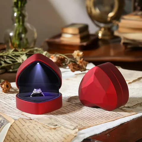 Heart Shaped LED Light Jewelry Box Red Painted Ring Box For Wedding Engagement Pendant Gift Packaging Case