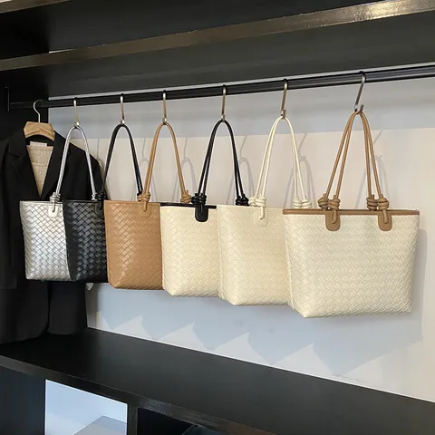 Fashion Woven Tote Bag For Women Large Capacity Summer PU Leather Underarm Shoulder Bag With Knot Handle Detail Handbag