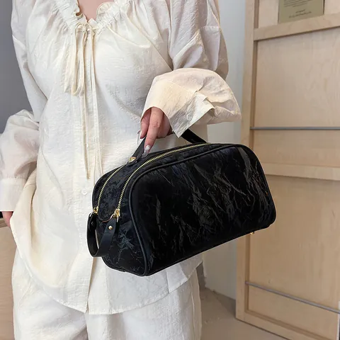 Crinkled Velvet Makeup Bag Large Capacity Portable Toiletry Organizer Solid Color Travel Cosmetic Storage Bag For Women
