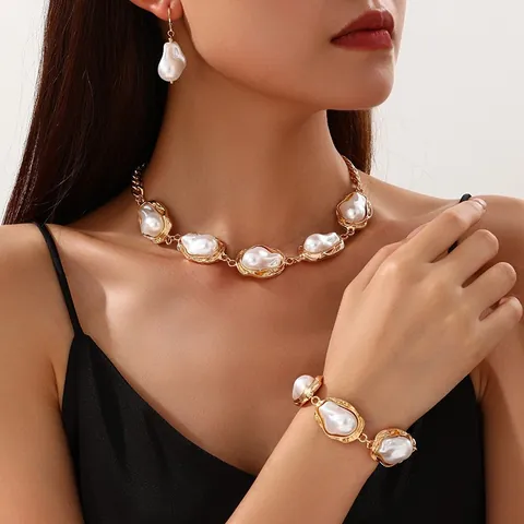 Set di Gioielli con Collana Bracciale e Orecchini in Perle Barocche Irregolari Vintage per Donna in Lega Placcata Oro Catena Cubana