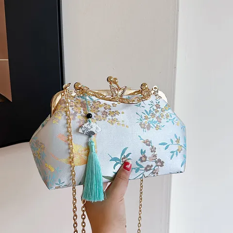 Vintage Elegant Embroidered Floral Fabric Evening Bag Metal Frame Butterfly Clasp Tassel Pendant Women Clutch Party Handbag