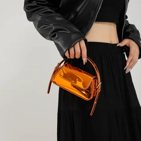 2024 Nuova Moda Donna Mini Borsa Baguette Lucida in Pelle PU Specchio Metallico Borsa a Mano Semplice di Design Borsa a Tracolla per Rossetto