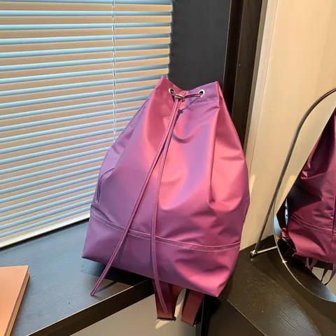 Unisex Große Kapazität Kordelzug Rucksack Sportlich PU Leder Sporttasche Für Reisen Pendeln Leicht Seitenfach Umhängetasche