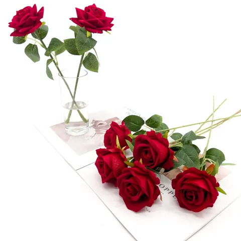Lussuosa Rosa Artificiale in Velluto a Stelo Singolo per Decorazione Matrimonio Casa Rosso Rosso Scuro Finta Rosa Composizione Floreale Parete Fai-da-te