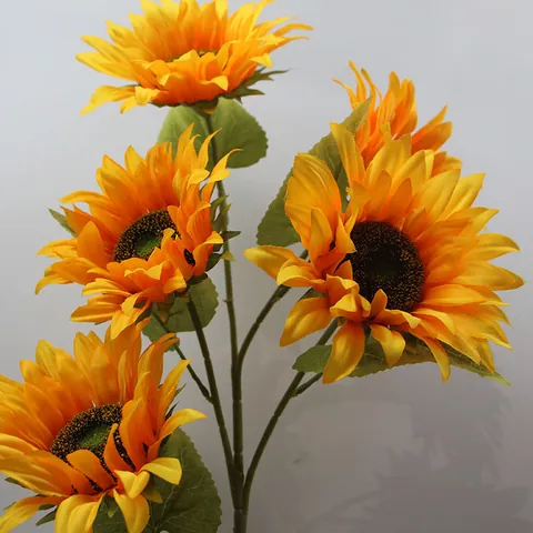 Langstielige Künstliche Sonnenblume Mehrköpfige Seidenstoffblume Für Hochzeitsdeko Pastoraler Stil Künstliche Sonnenblume Foto-Requisite