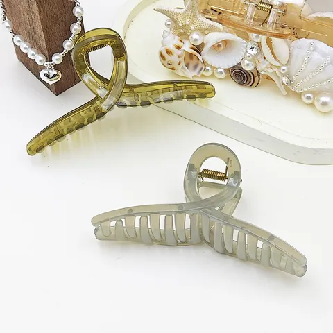 Minimalist Jelly Texture Hair Claw Large Geometric Ribbon Shark Clip For Women Summer High End Styling Accessory