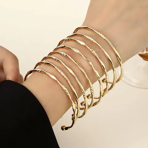Übertriebene Retro Metall Offene Armreif Set Für Damen Gehämmert Rautenmuster Gold Silber Überzogen Eisenlegierung Verstellbares Armband Modeschmuck Geschenk