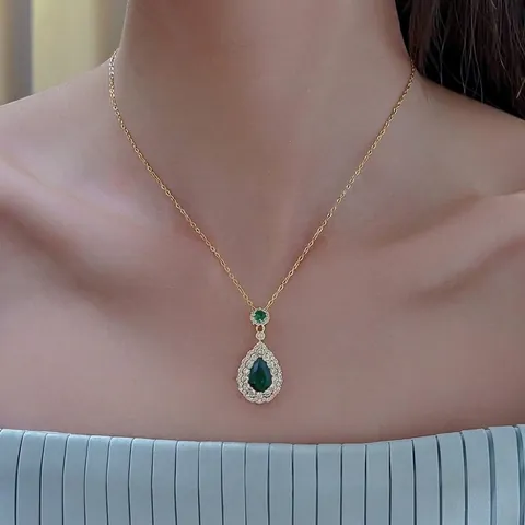 Elegante Conjunto de Joyas de Acero de Titanio Verde Esmeralda Gota de Agua para Mujer Vintage Collar de Diamantes de Imitación Galvanizado Pendientes