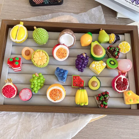 3D Simulation Fruit Brooch Cute Resin Avocado Durian Passion Fruit Grape Pomegranate Badge Pin For Unisex Clothing Decoration Accessory