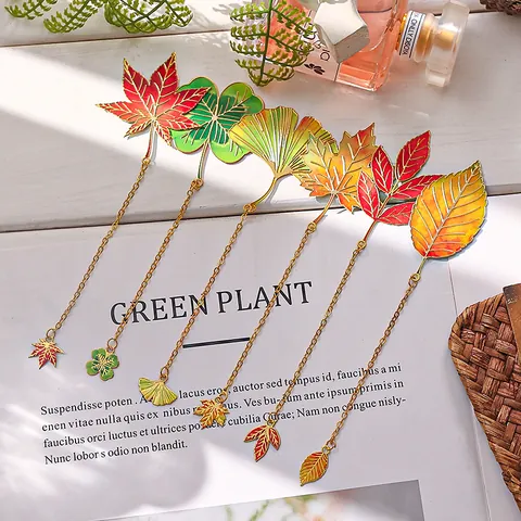 Creative Metal Leaf Bookmarks With Golden Chain Pendant Vintage Ginkgo Maple Clover Shape Hollowed Carved Metallic Stationery For Students Teacher Reading Gift
