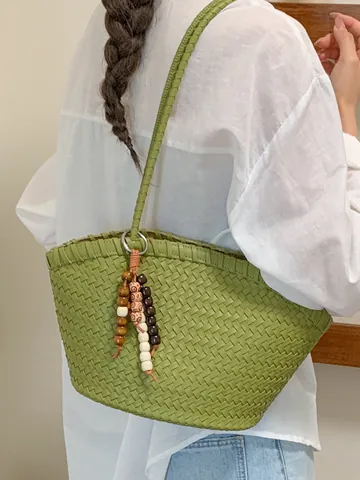 Summer Women Woven Tote Bag Fashion PU Leather Weave Bucket Bag Large Capacity Shoulder Bag With Beaded Pendant Commute Bag
