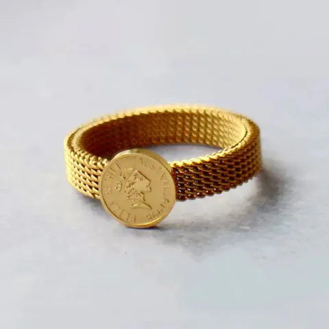 French Vintage Gold Titanium Steel Queen Elizabeth II Coin Ring For Women Niche Design Mesh Band Statement Finger Jewelry