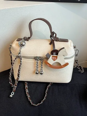 Luxus Damen PU-Leder Litschi-Maserung Handtasche Elegante Kleine Quadratische Tasche Umhängetasche Mit Schaukelpferd-Anhänger