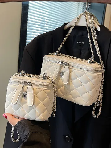 Women Quilted Chain Crossbody Bag PU Leather Box Vanity Bag With Camellia Flower Zipper Pull Fashion Small Square Bag