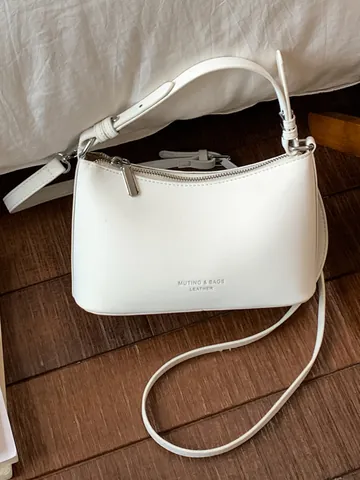 Fashion PU Leather Bucket Bag For Women Urban Minimalist Stitching Shoulder Bag Crossbody Handbag With Plush Bear Charm Everyday Carry