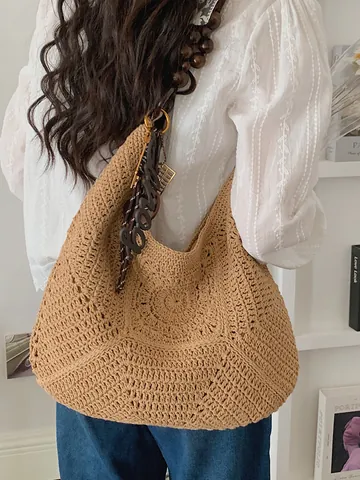 Damen Aushöhlen Gehäkelt Strohgeflecht Tragetasche Große Kapazität Strand Urlaub Schultertasche Mit Holzperlengriff Und Anhänger