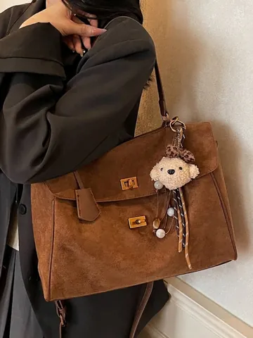 Dames High-End Vintage Mat PU Lederen Draagtas Mode Pendelen Schoudertas Crossbody Met Leuke Beer Hanger