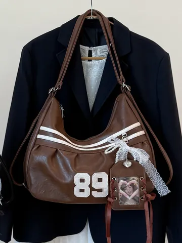 Borsa Tote da Donna Retro di Grande Capacità in Pelle PU Patch Digitale Multifunzionale Zaino a Tracolla Con Ciondolo a Fiocco