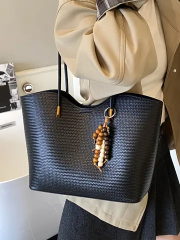 Women's Large Capacity Woven Tote Bag High-End PU Leather Shoulder Handbag With Beaded Pendant Commuter Fashion Office Bag