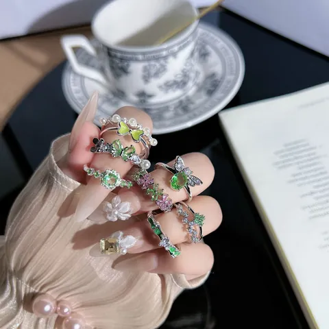 Koreanischer Wald-Stil Grüner Zirkonia Schleife Blume Verstellbarer Offener Ring Eleganter Kupfer Modeschmuck Für Damen