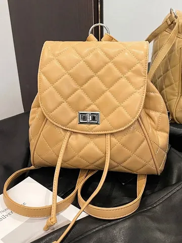 Mini Sac à Dos Matelassé pour Femmes en Cuir PU Sac à Dos Mode à Losanges Avec Fermoir Métallique Cordon pour Voyage École Quotidien
