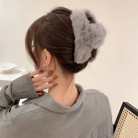 Cute Plush Faux Fur Hair Claw For Women Large Shark Clip Autumn Winter Hairstyle Fixing Headwear Accessories