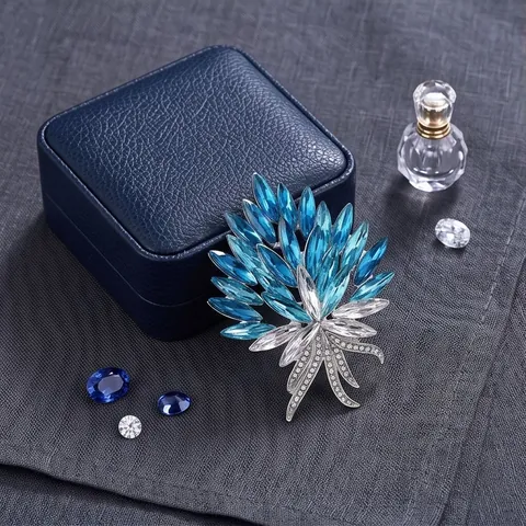 Luxury Gradient Crystal Glass Flower Bouquet Brooch Women Zinc Alloy Rhinestone Wheat Ear Corsage Elegant Suit Coat Accessory