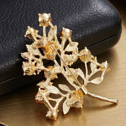 High-End Plant Fruit Tree Brooch Elegant Alloy Rhinestone Corsage For Women Exquisite Fashion Dress Accessory Pin Jewelry