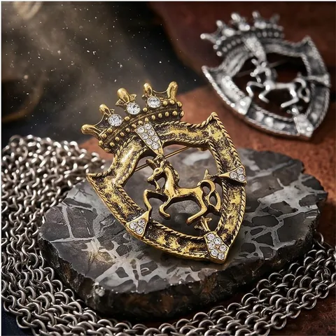 Vintage Heraldic Shield Crown Brooch Pin For Men Women Antique Gold Silver Color Alloy Rhinestone Animal Relief Lapel Pin Brooch Elegant Suit Accessories