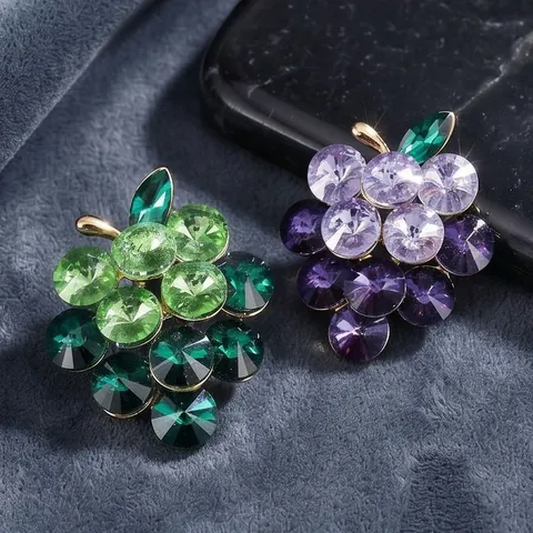 Exquisite Alloy Glass Grape Brooch Pin Fashionable Fruit Corsage For Women Clothing Accessories Anti-Exposure Jewelry Gift